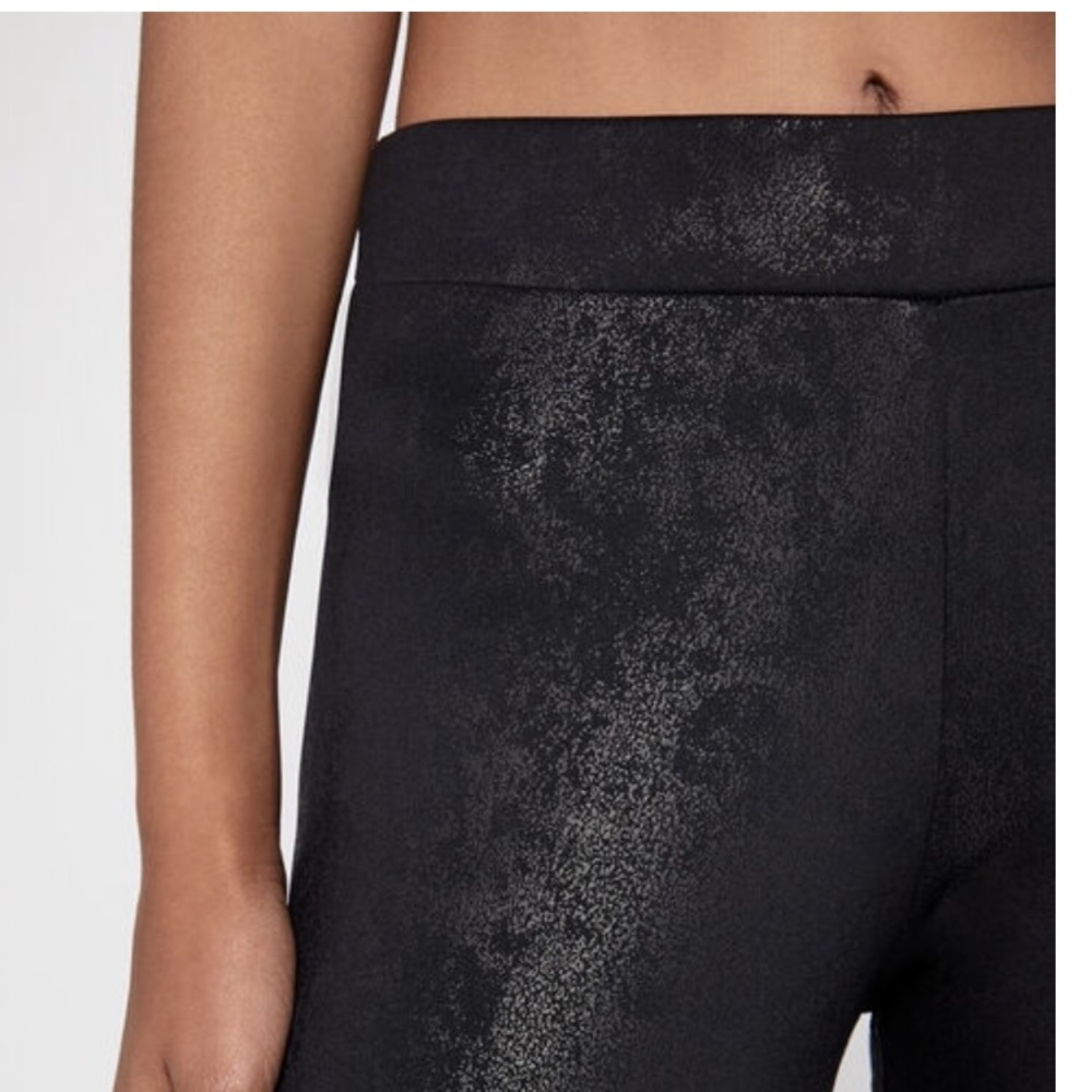 3/$30🌻| BCBG Foiled Leggings